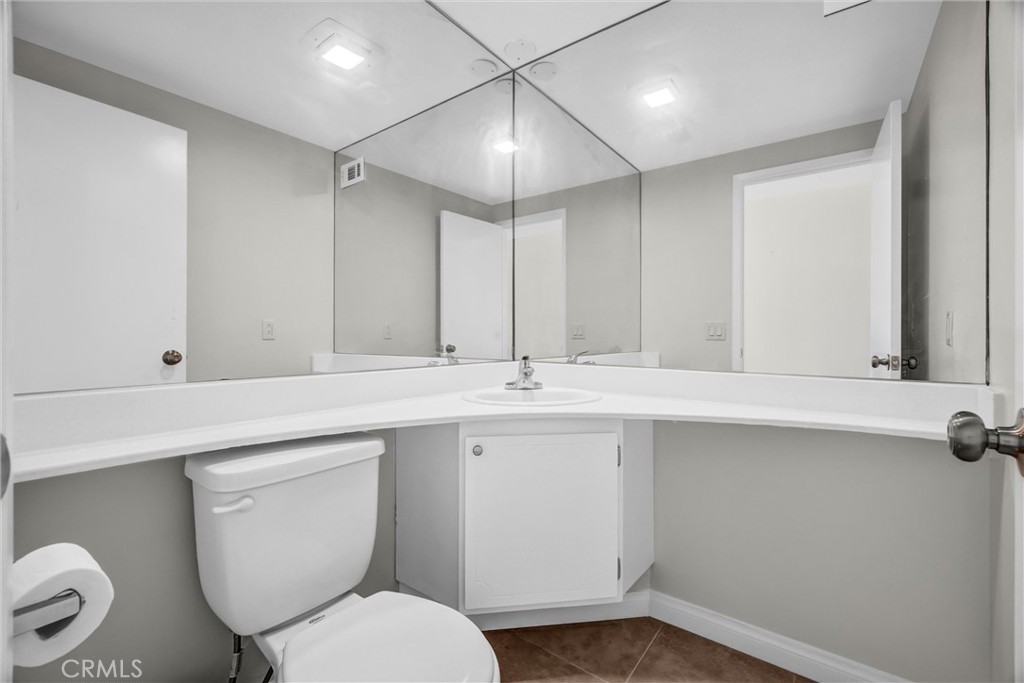 4107 Larwin Avenue Property Photo 8