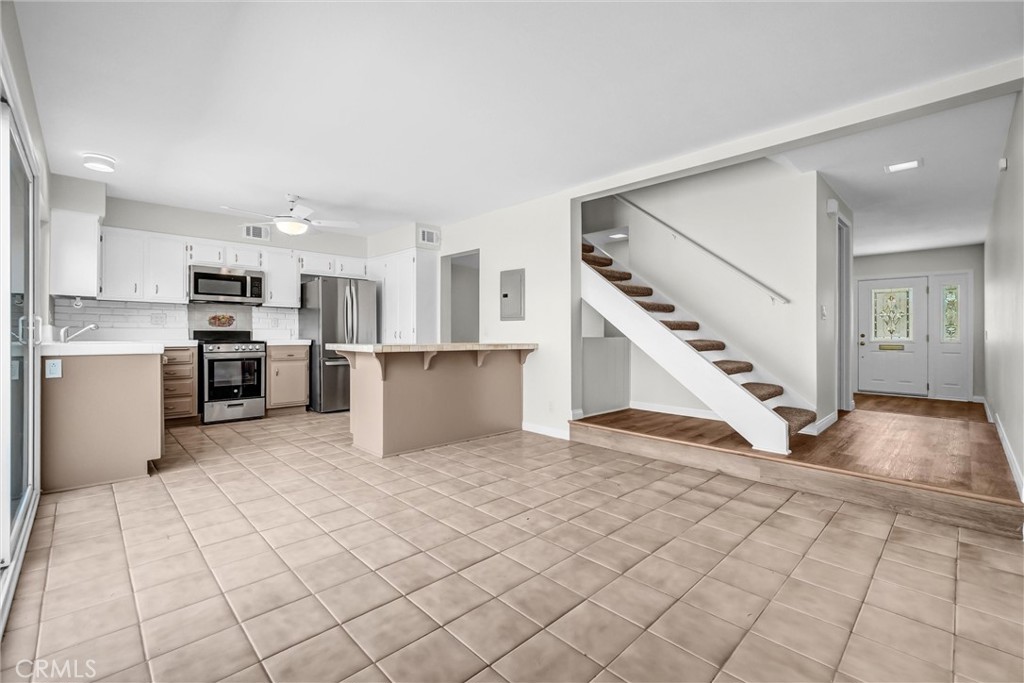 4107 Larwin Avenue Property Photo 9