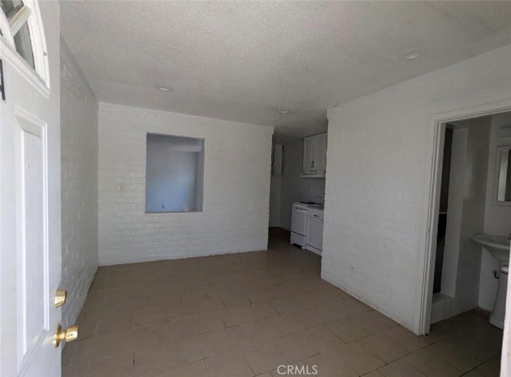 12041 Sierra Property Photo 1