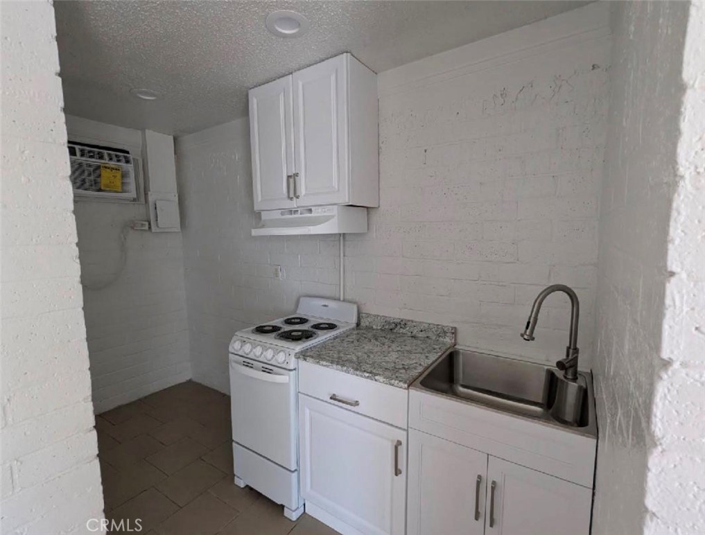 12041 Sierra Property Photo 2