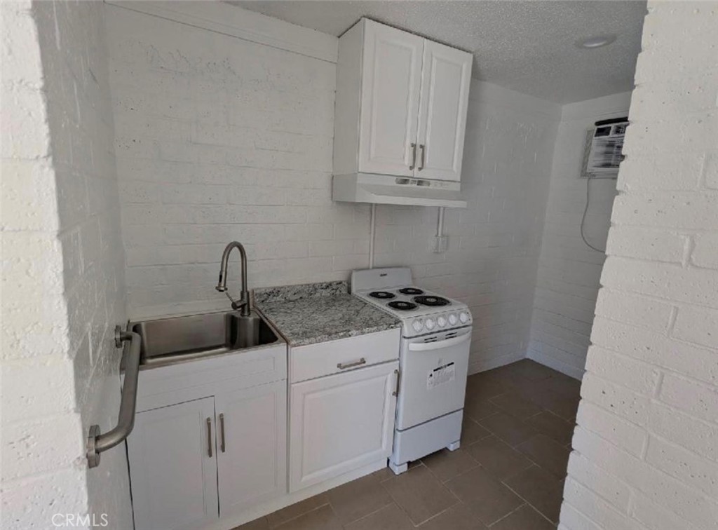 12041 Sierra Property Photo 3