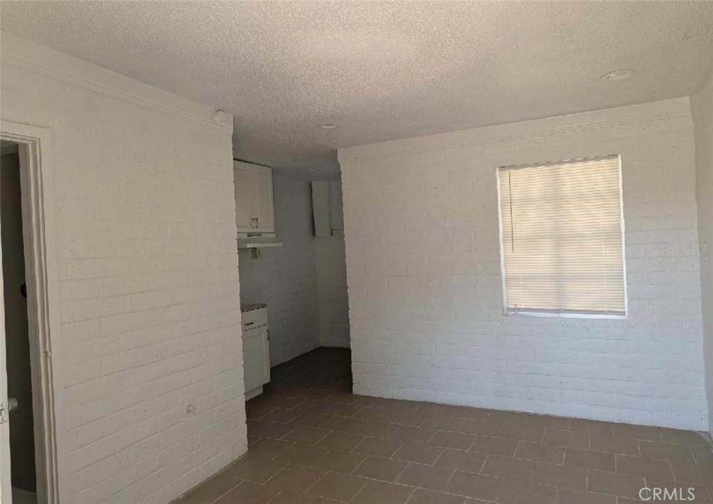 12041 Sierra Property Photo 6