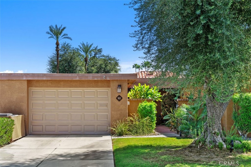 92 La Cerra Property Photo 2