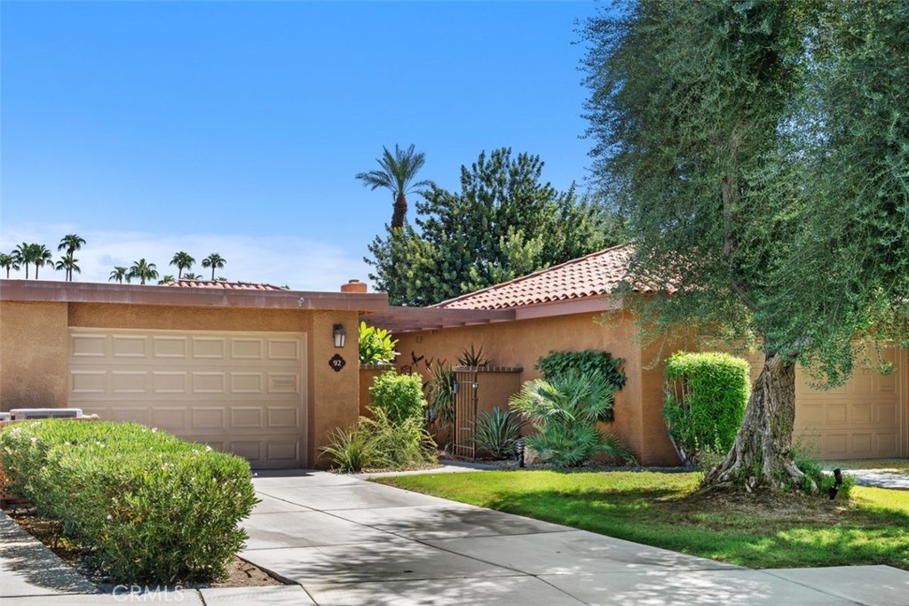 92 La Cerra Property Photo 3