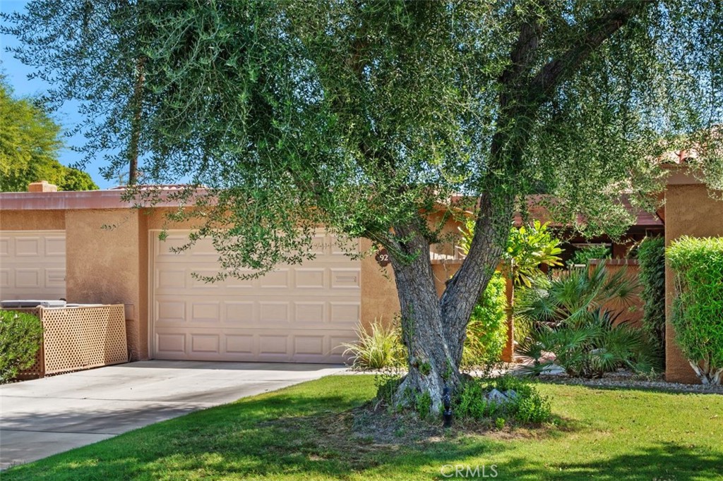 92 La Cerra Property Photo 4