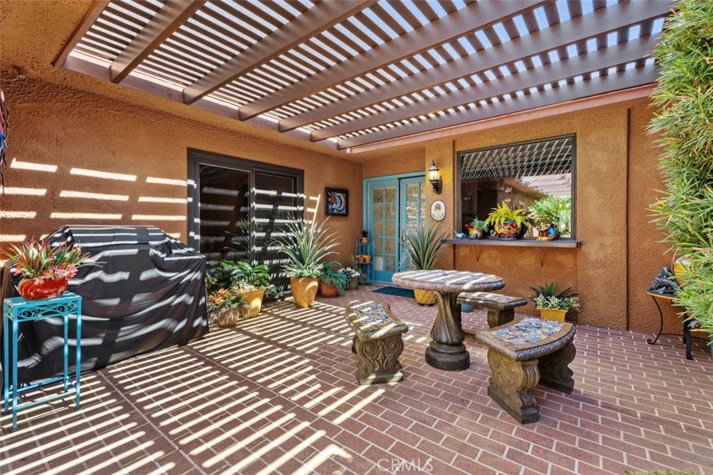 92 La Cerra Property Photo 7