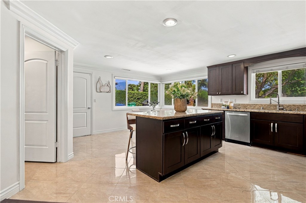 1501 S Santa Anita Property Photo 23