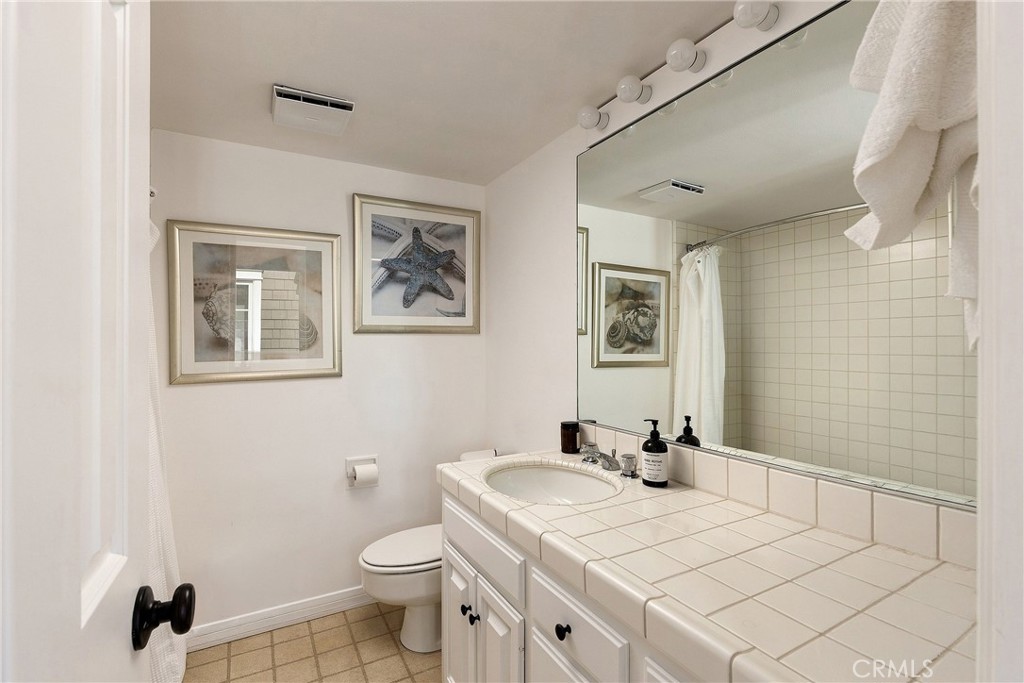 1214 E Balboa Boulevard Property Photo 34