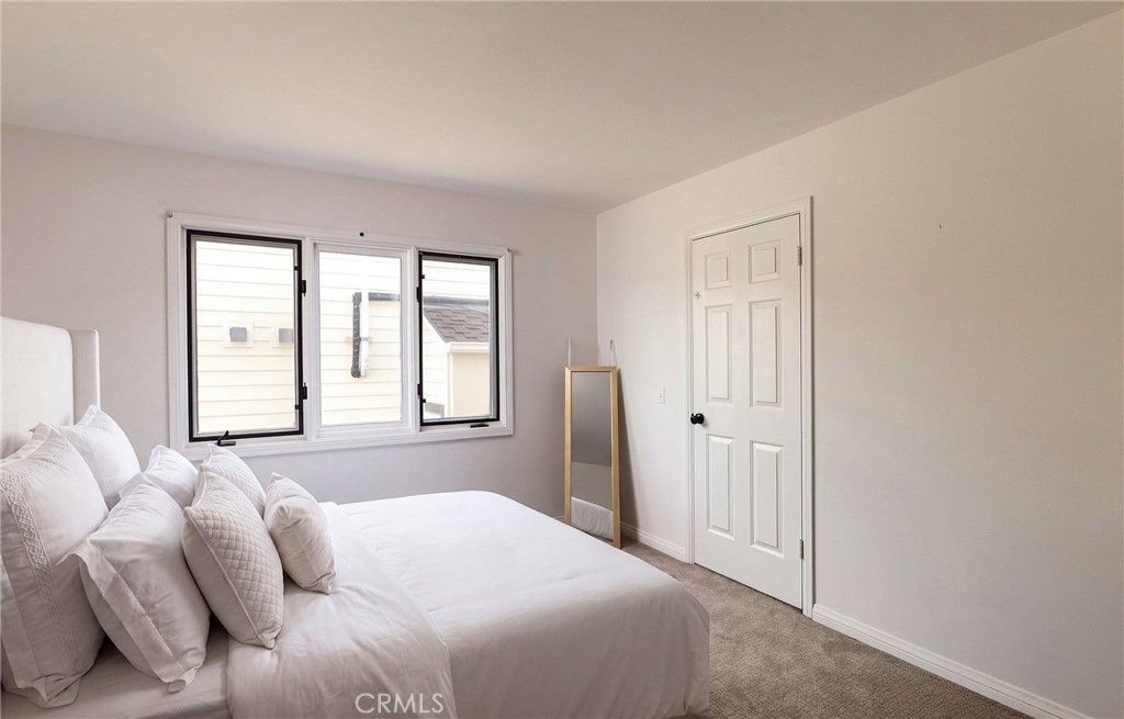 1214 E Balboa Boulevard Property Photo 35