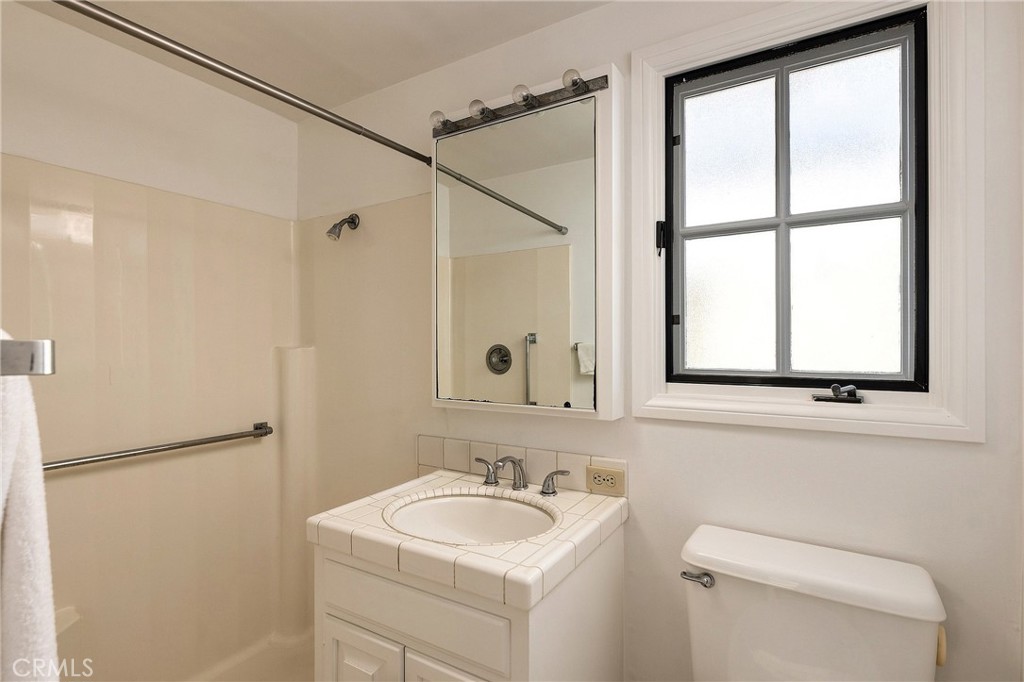 1214 E Balboa Boulevard Property Photo 38