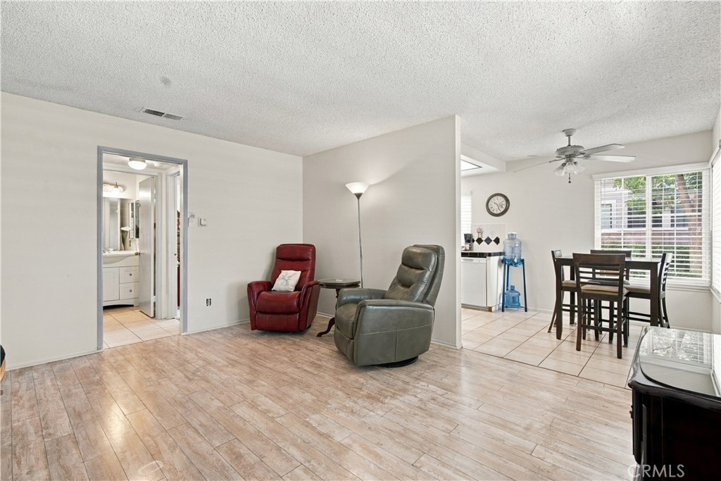 1505 S Raitt Street 97 Property Photo 4