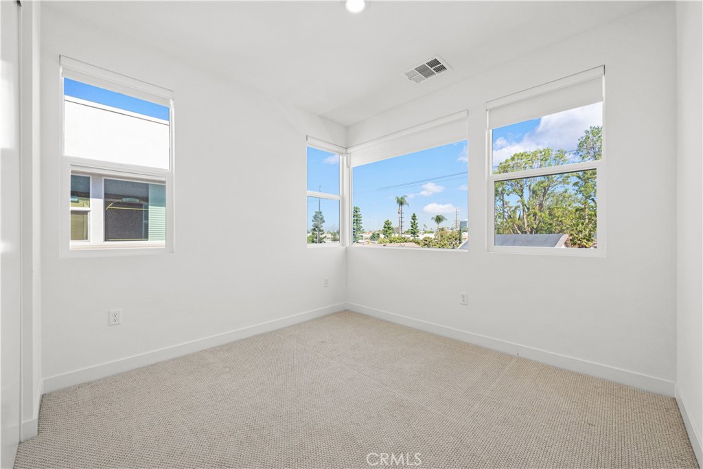 603 S Lyon Property Photo 17