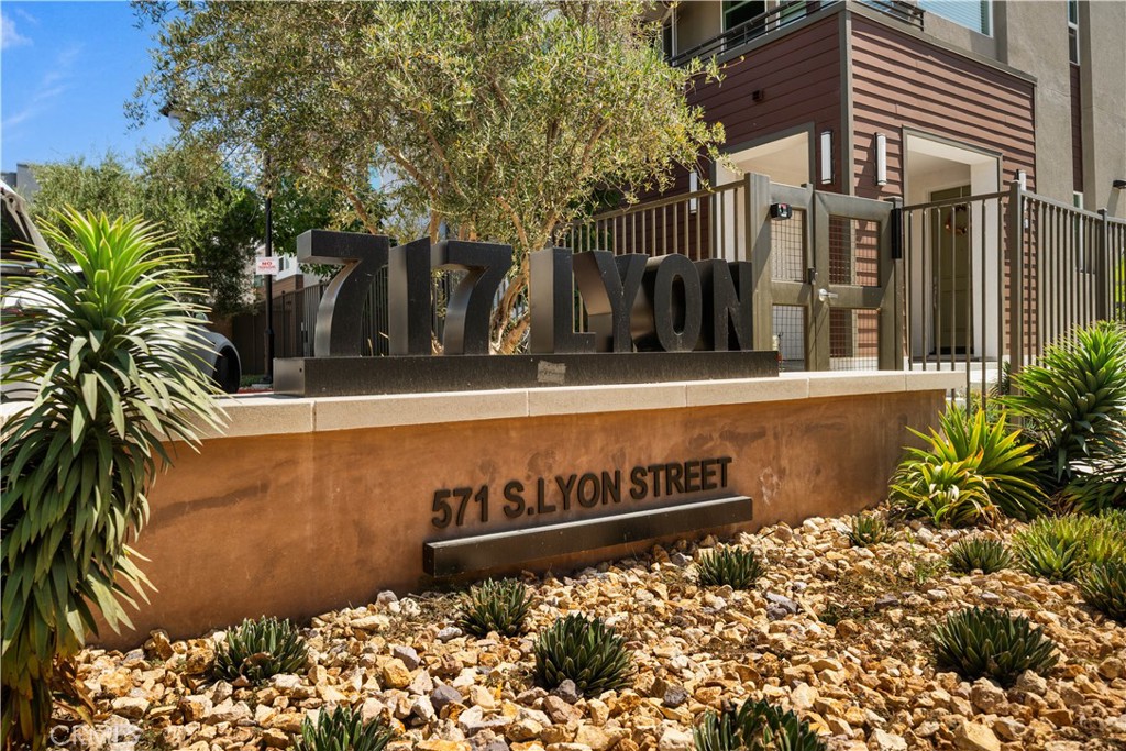 603 S Lyon Property Photo 30