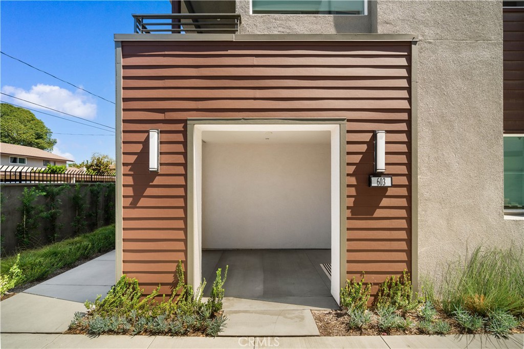 603 S Lyon Property Photo 46