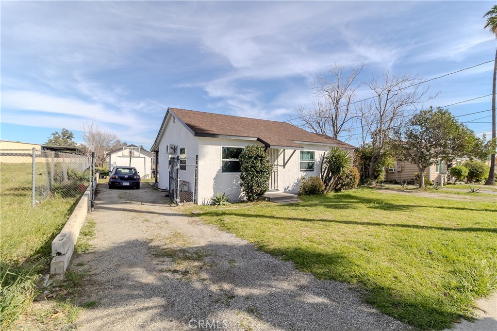 9023 Olive Property Photo 2