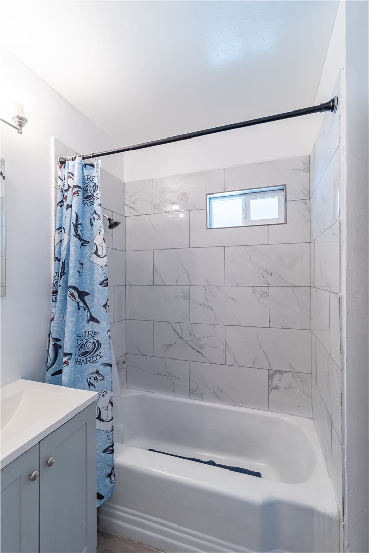 9023 Olive Property Photo 6