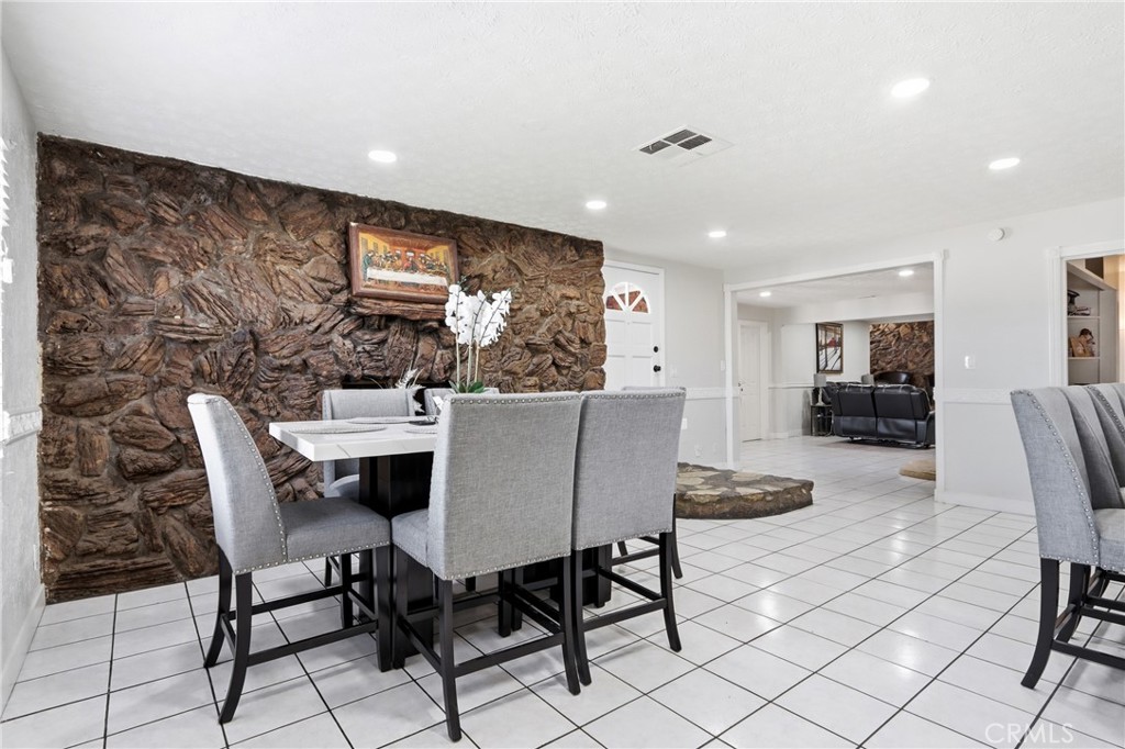 9257 Palmetto Property Photo 4
