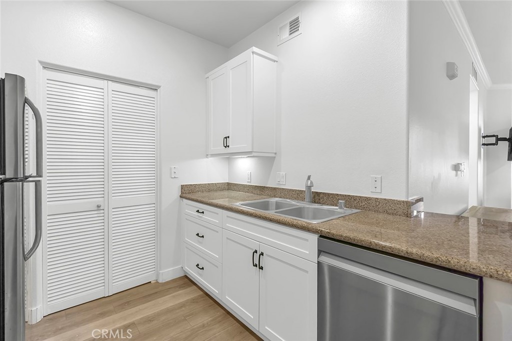 2120 Watermarke Property Photo 10