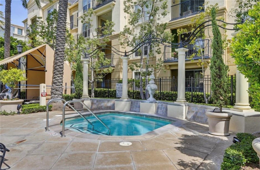 2120 Watermarke Property Photo 27