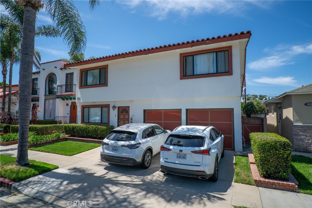 825 Roswell Avenue Property Photo 1