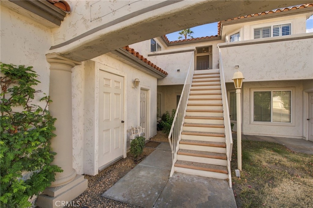684 Vista Lago Circle N Property Photo 2