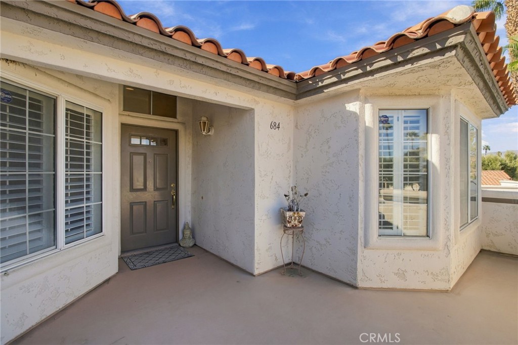 684 Vista Lago Circle N Property Photo 4
