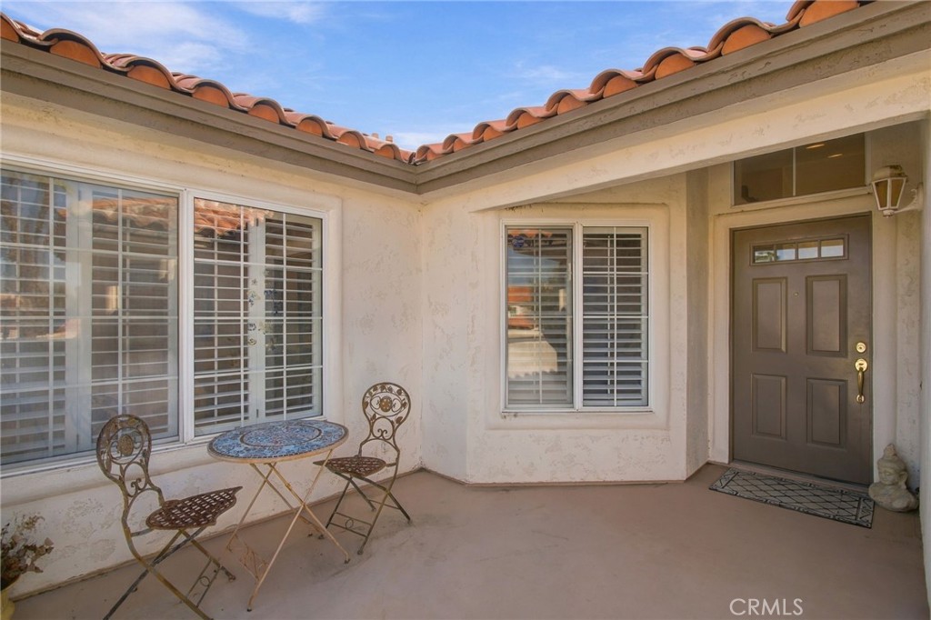 684 Vista Lago Circle N Property Photo 5