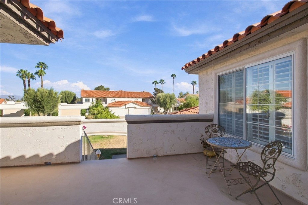 684 Vista Lago Circle N Property Photo 6