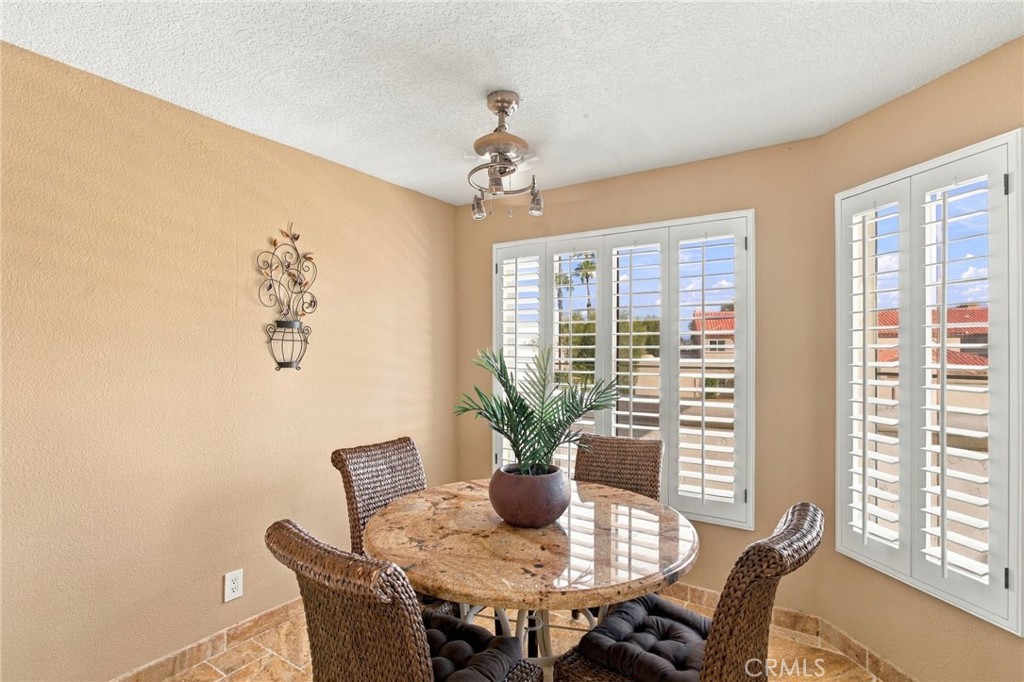 684 Vista Lago Circle N Property Photo 10