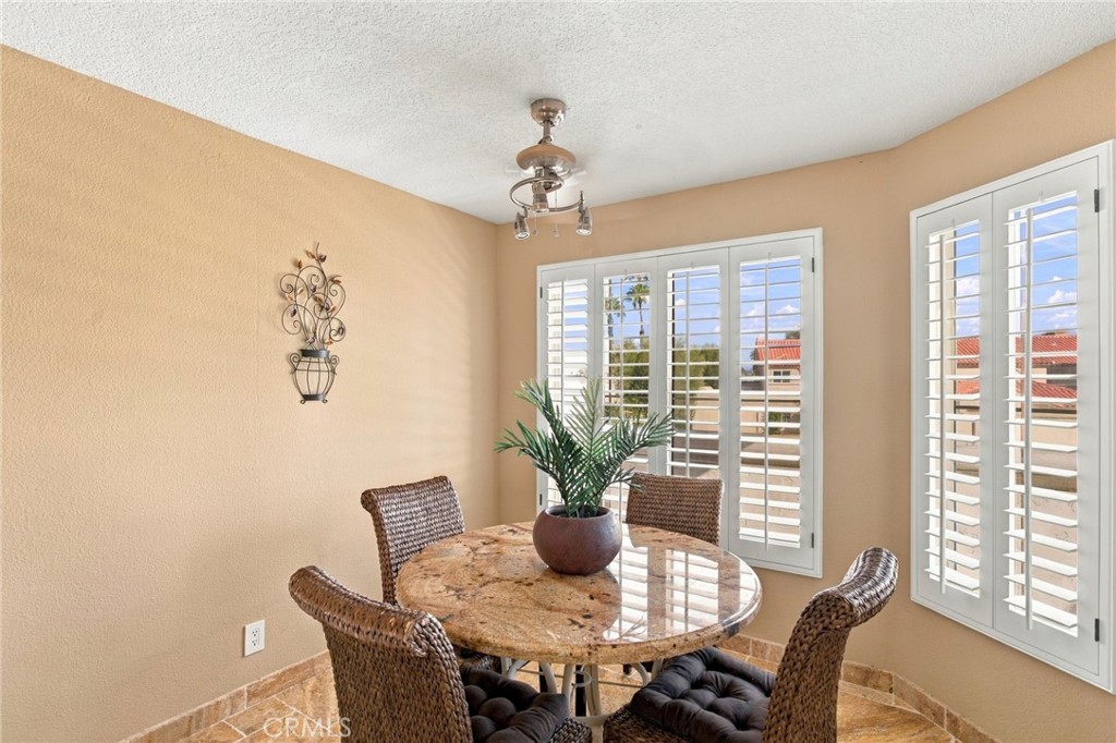 684 Vista Lago Circle N Property Photo 10