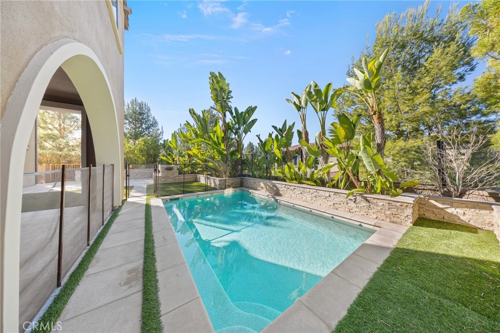 119 Gardenview Property Photo 44