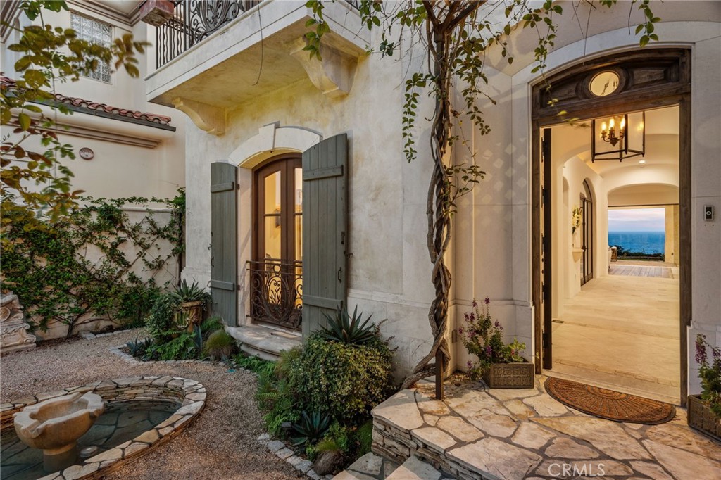 64 Ritz Cove Property Photo 3