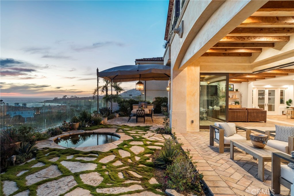 64 Ritz Cove Property Photo 8