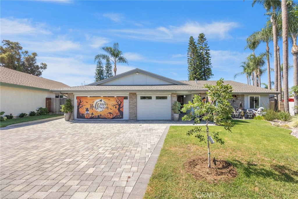 24382 Corta Cresta Property Photo 1