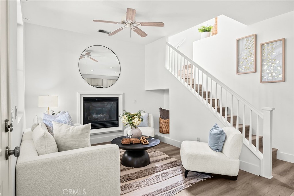 19 Picket Property Photo 3