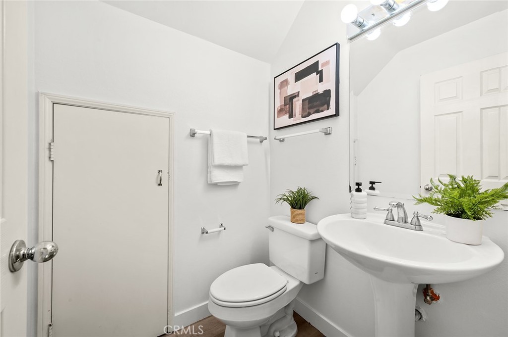 19 Picket Property Photo 7