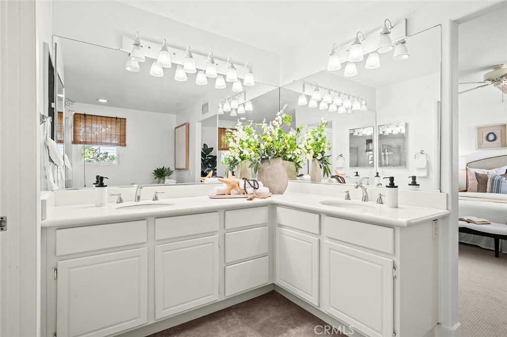 19 Picket Property Photo 12