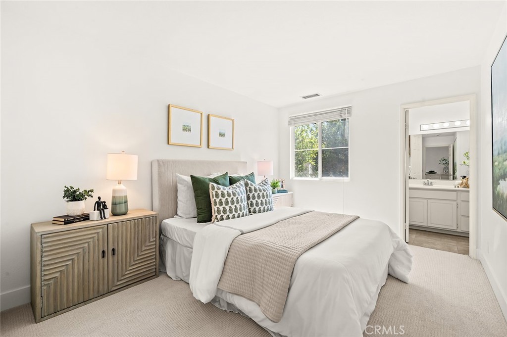 19 Picket Property Photo 15