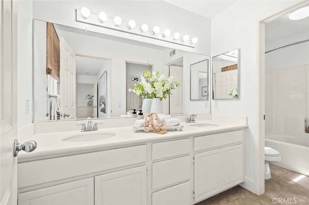 19 Picket Property Photo 17
