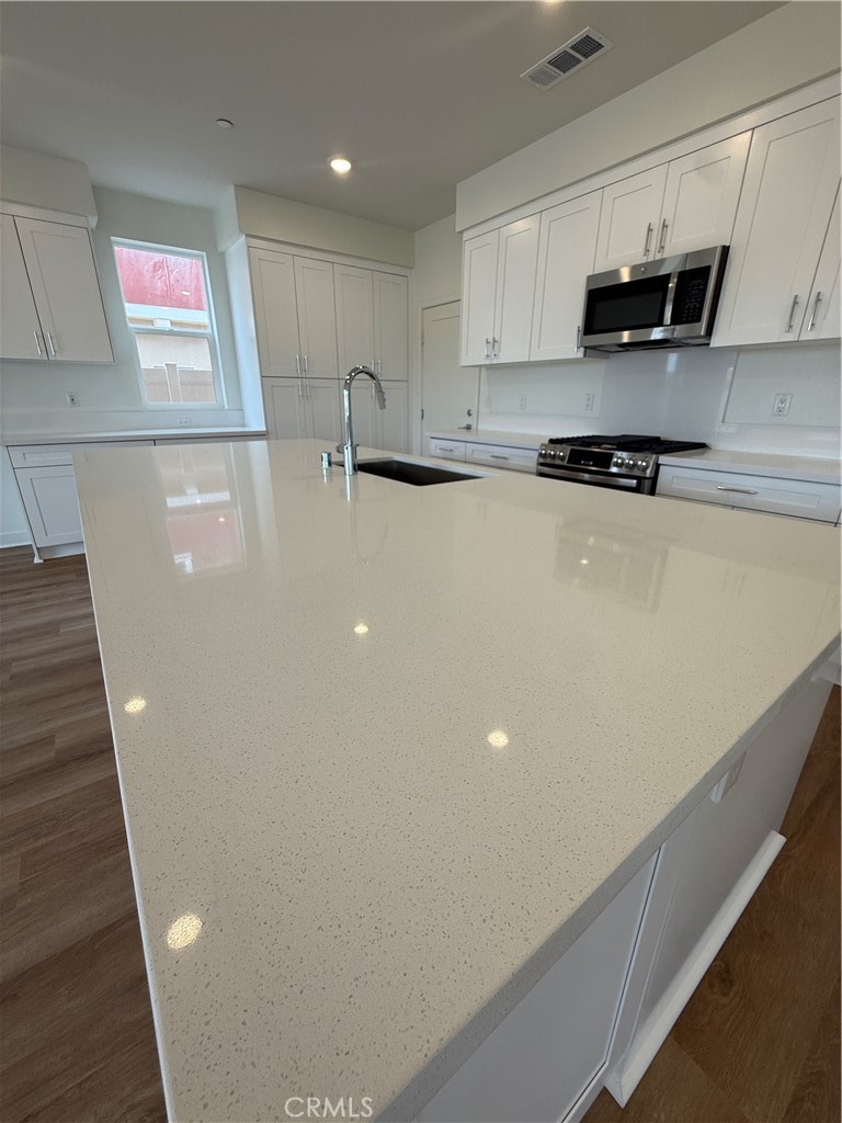 17124 Kent Property Photo 2