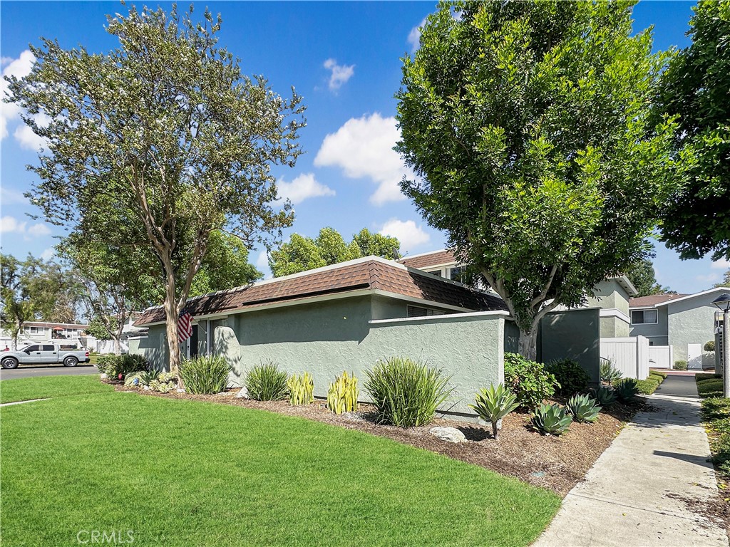 22916 Via Cereza Property Photo 1