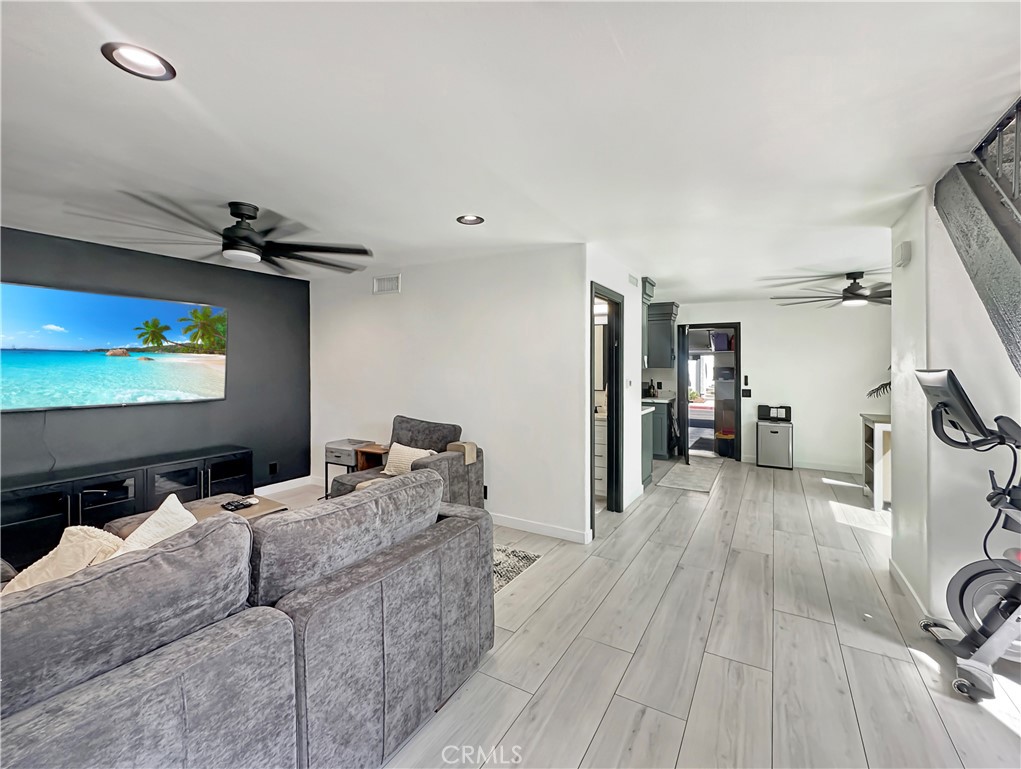 22916 Via Cereza Property Photo 3