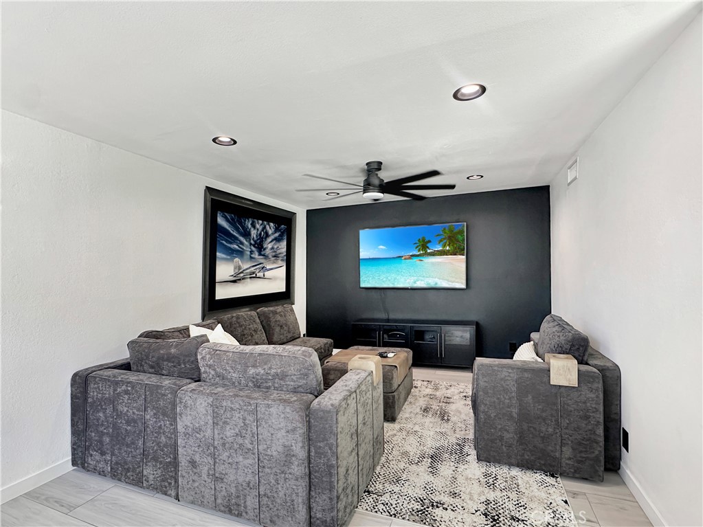 22916 Via Cereza Property Photo 7