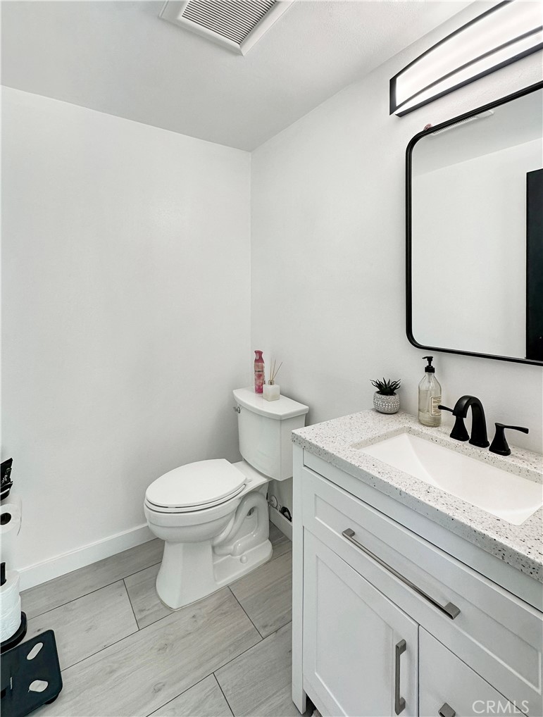 22916 Via Cereza Property Photo 8