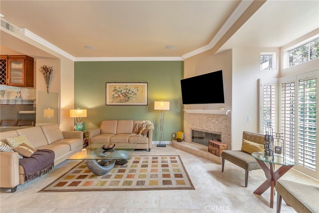 6056 Shadowbrook Circle Property Photo 2