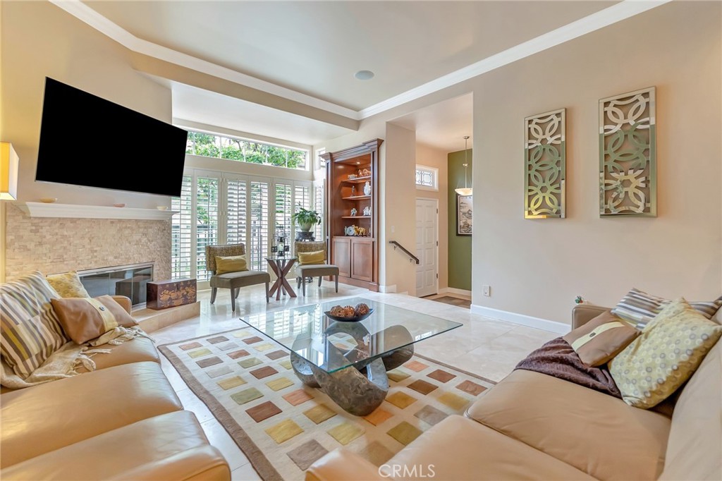 6056 Shadowbrook Circle Property Photo 4