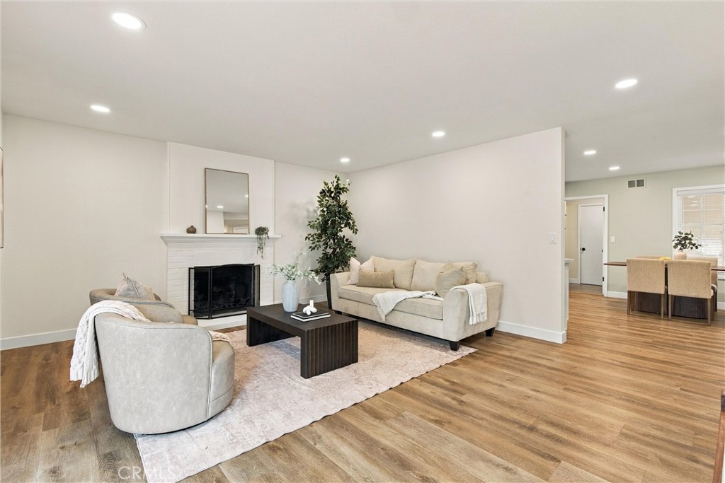 9657 Lark Circle Property Photo 4