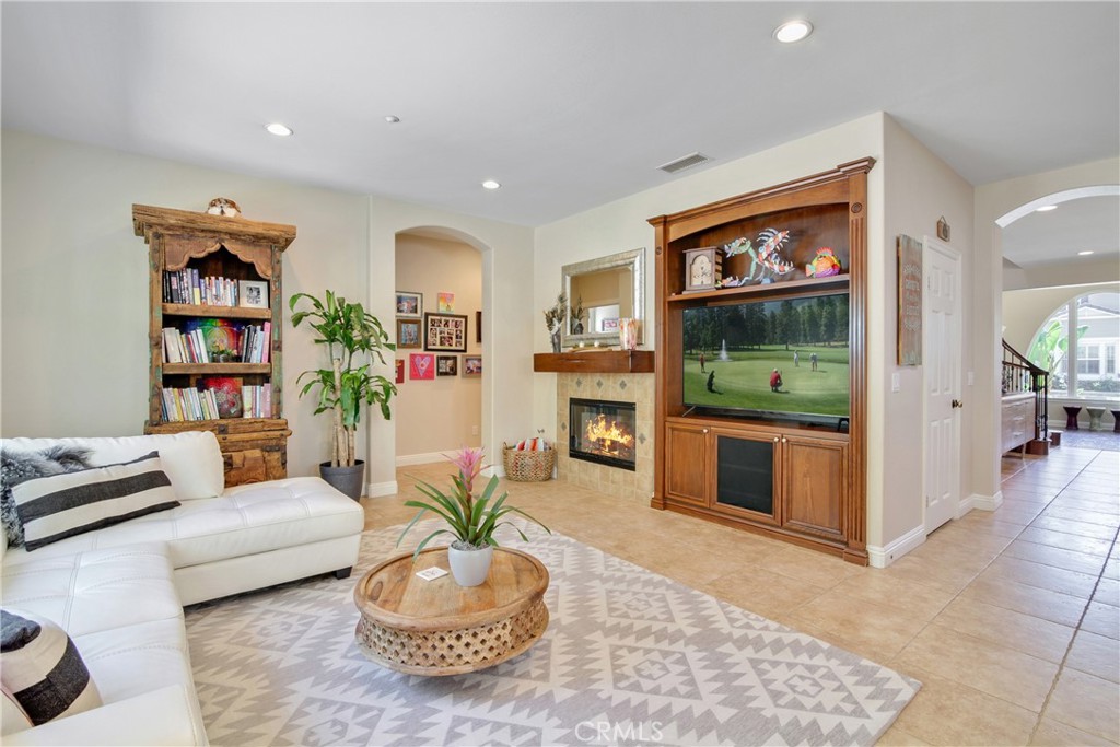 1609 Vista Luna Property Photo 4