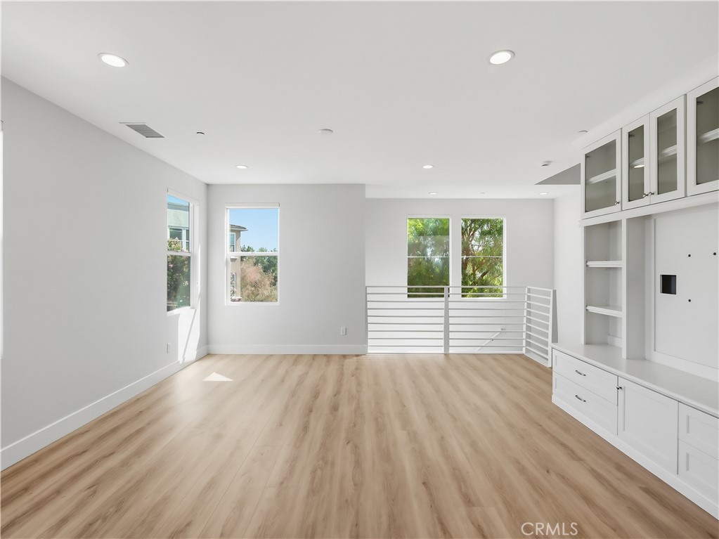 1 Vantis Drive Property Photo 6