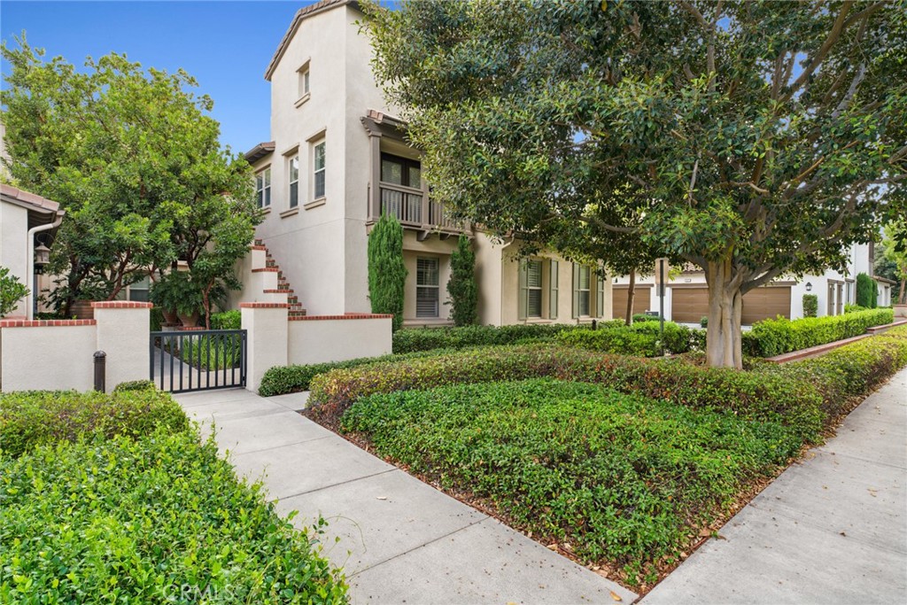 51 Regal Property Photo 3